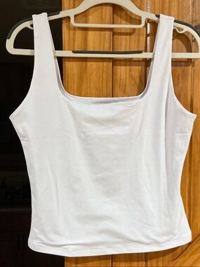 White fitted crop top sleeveless